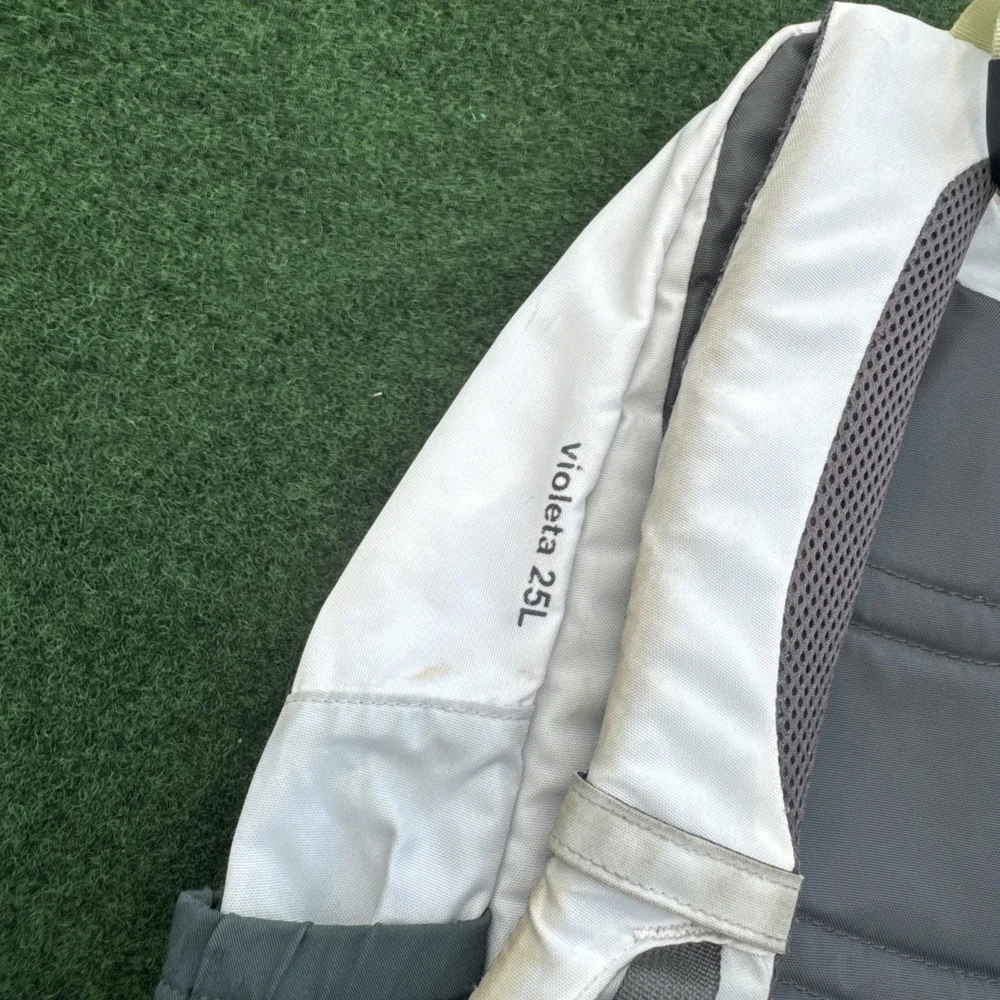 Patagonia Backpack Violeta 25L Hiking  Outdoor White Colorblock